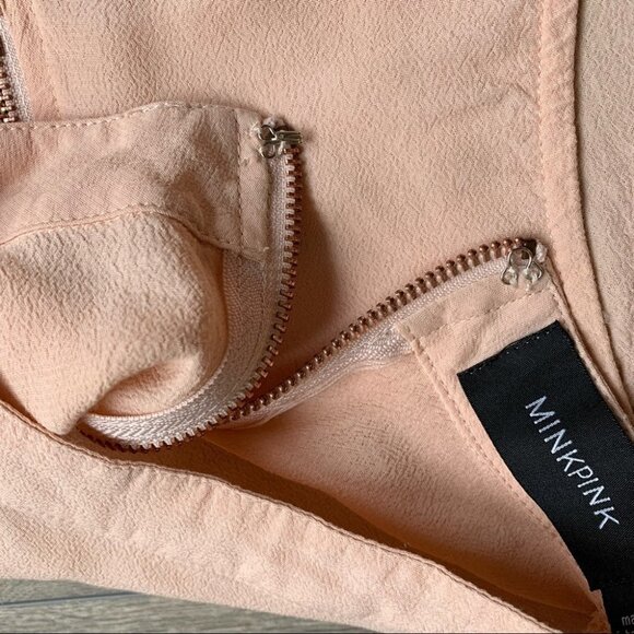 Revolve MINK PINK Women’s Mock Neck Tank Top Blouse Crepe Half Zip Pink Size M - Picture 8 of 15